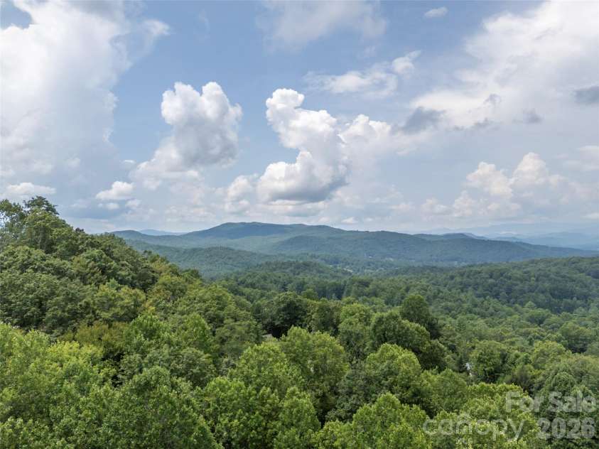 75 Old Hickory Trail, Hendersonville, NC 28739.  MLS# CAR4416201, YatesRealty ID 48192. 