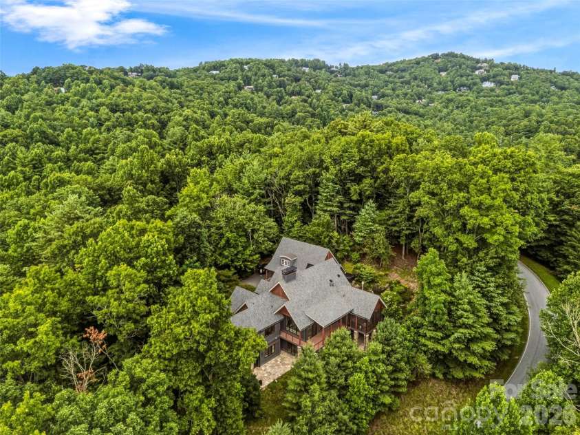 183 Chattooga Run, Hendersonville, NC 28739.  MLS# CAR4406399, YatesRealty ID 48193. 