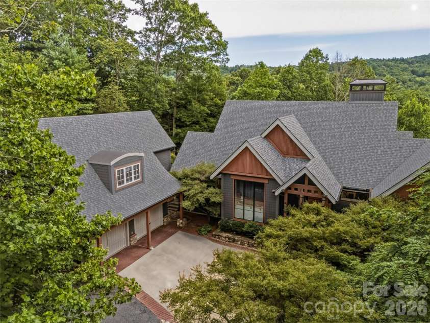 183 Chattooga Run, Hendersonville, NC 28739.  MLS# CAR4406399, YatesRealty ID 48193. 