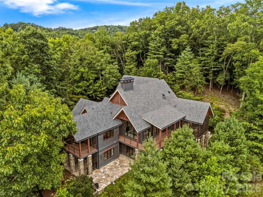 183 Chattooga Run, Hendersonville, NC 28739.  MLS# CAR4406399, YatesRealty ID 48193. 