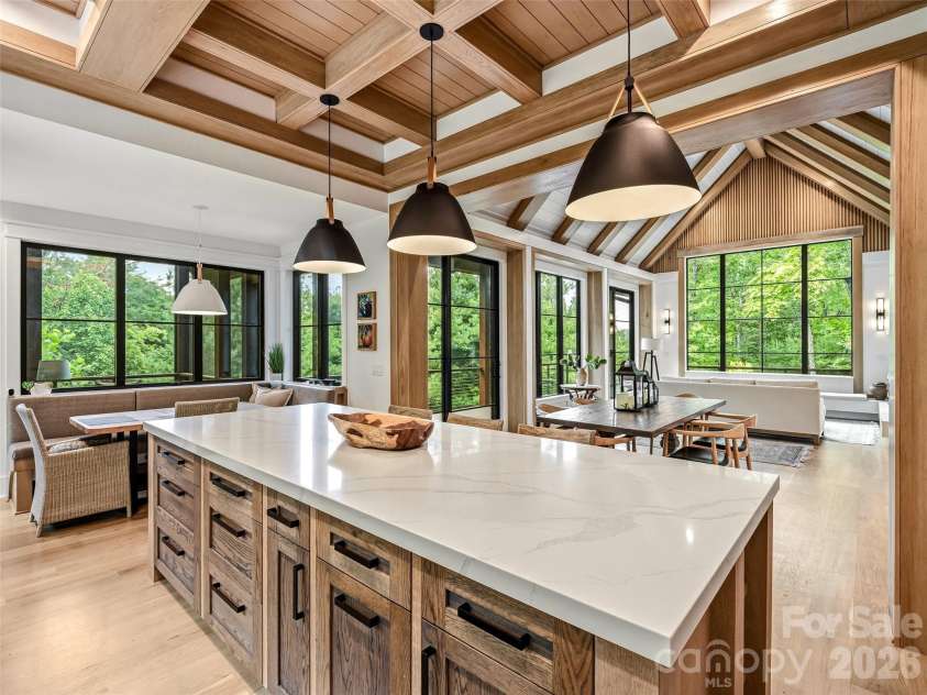 183 Chattooga Run, Hendersonville, NC 28739.  MLS# CAR4406399, YatesRealty ID 48193. 
