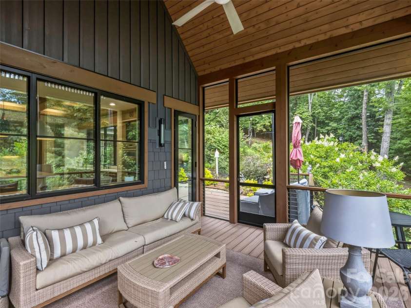 183 Chattooga Run, Hendersonville, NC 28739.  MLS# CAR4406399, YatesRealty ID 48193. 