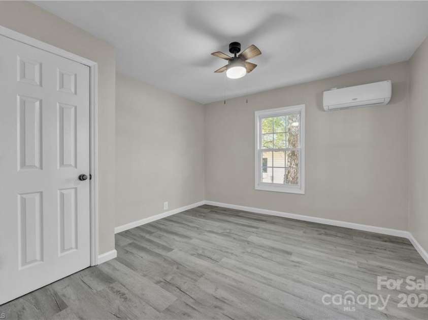 1125 Wilmington Avenue, Statesville, NC 28677.  MLS# CAR4322254, YatesRealty ID 48194. 