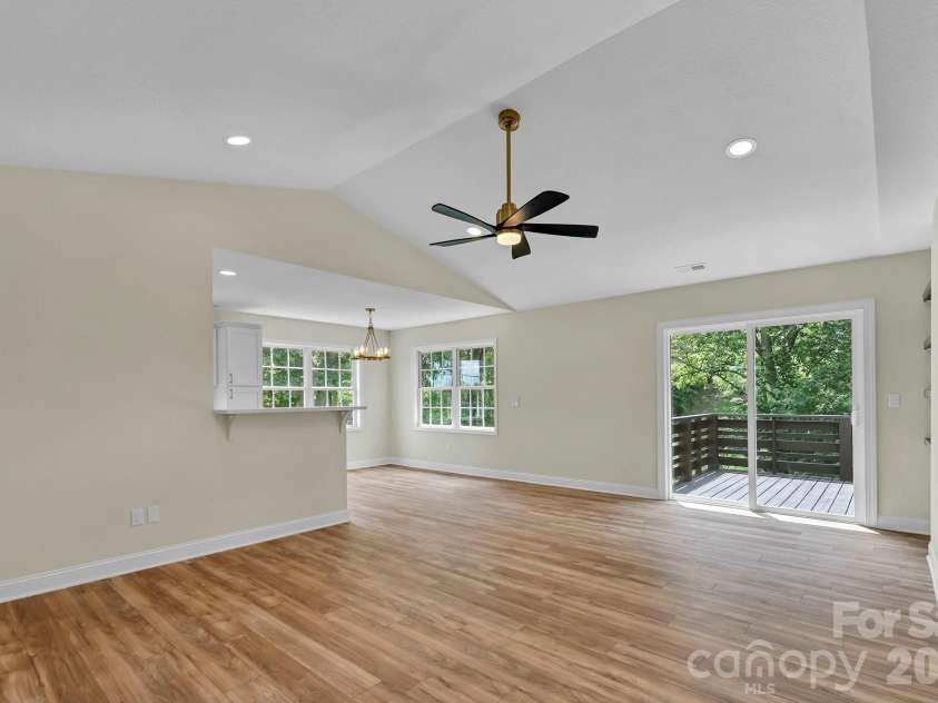 157 Scarlett Ridge Drive, Marshall, NC 28753.  MLS# CAR4419073, YatesRealty ID 48194. 