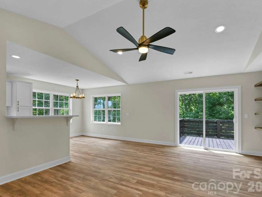 157 Scarlett Ridge Drive, Marshall, NC 28753.  MLS# CAR4419073, YatesRealty ID 48194. 