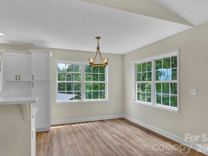 157 Scarlett Ridge Drive, Marshall, NC 28753.  MLS# CAR4419073, YatesRealty ID 48194. 