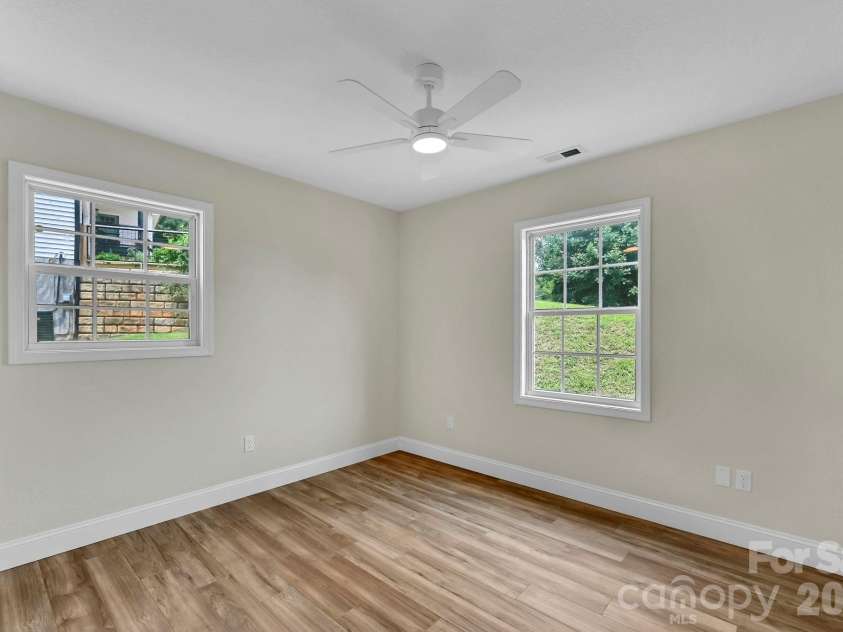 157 Scarlett Ridge Drive, Marshall, NC 28753.  MLS# CAR4419073, YatesRealty ID 48194. 