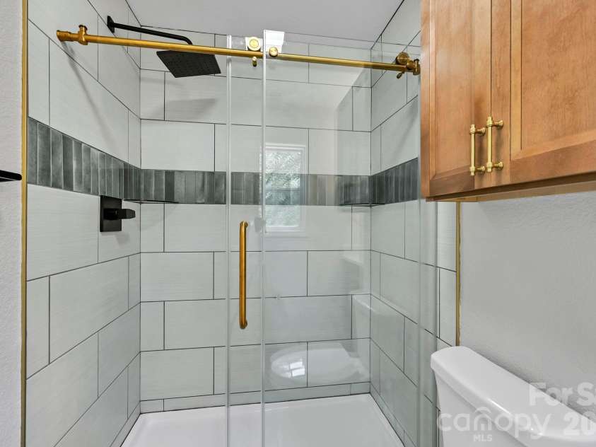 157 Scarlett Ridge Drive, Marshall, NC 28753.  MLS# CAR4419073, YatesRealty ID 48194. 