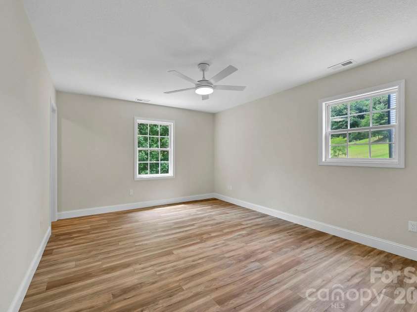 157 Scarlett Ridge Drive, Marshall, NC 28753.  MLS# CAR4419073, YatesRealty ID 48194. 