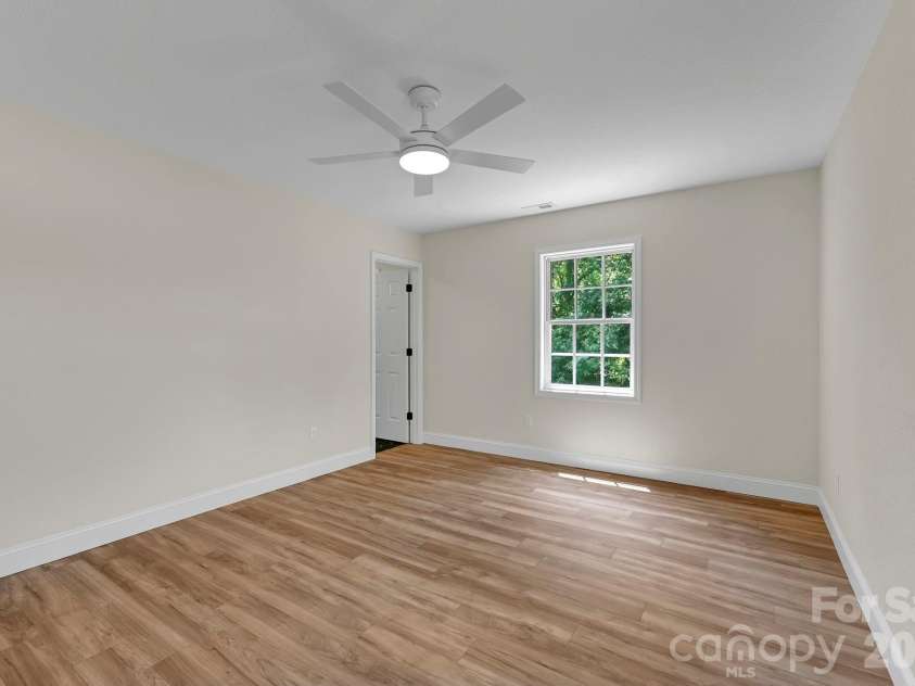 157 Scarlett Ridge Drive, Marshall, NC 28753.  MLS# CAR4419073, YatesRealty ID 48194. 