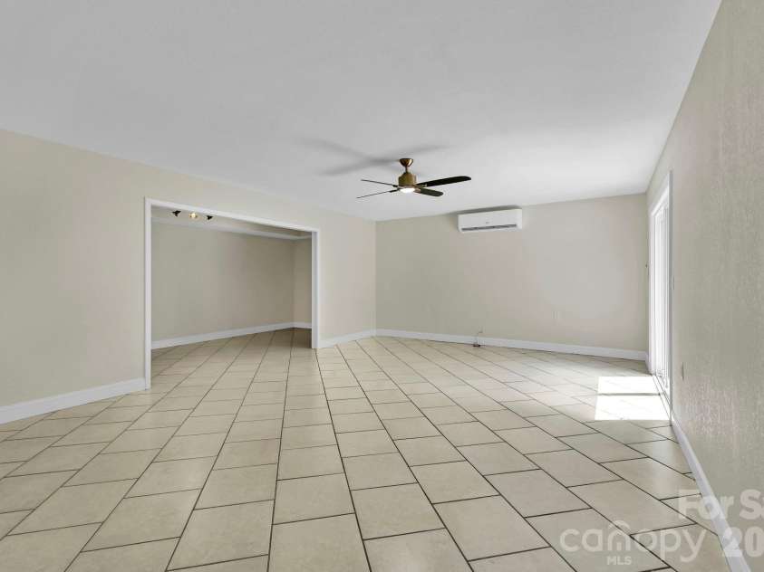 157 Scarlett Ridge Drive, Marshall, NC 28753.  MLS# CAR4419073, YatesRealty ID 48194. 