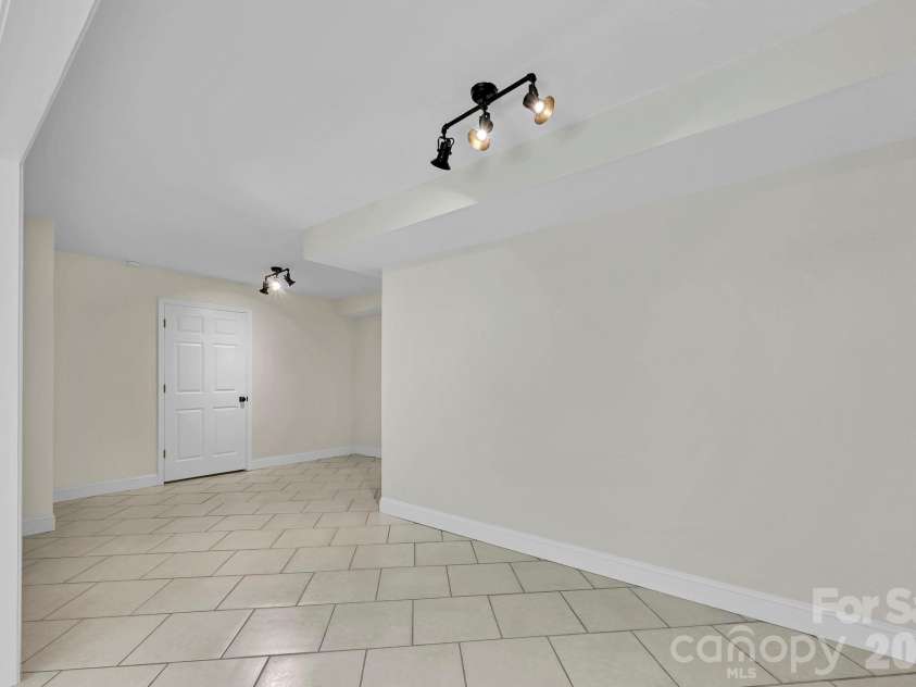 157 Scarlett Ridge Drive, Marshall, NC 28753.  MLS# CAR4419073, YatesRealty ID 48194. 