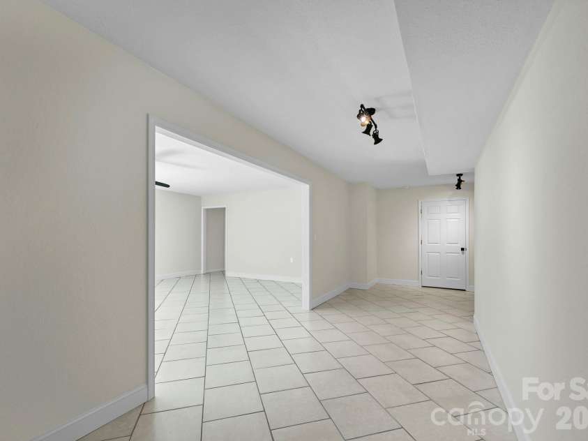 157 Scarlett Ridge Drive, Marshall, NC 28753.  MLS# CAR4419073, YatesRealty ID 48194. 