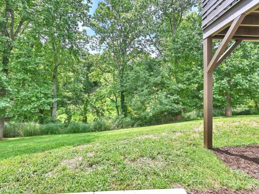 157 Scarlett Ridge Drive, Marshall, NC 28753.  MLS# CAR4419073, YatesRealty ID 48194. 