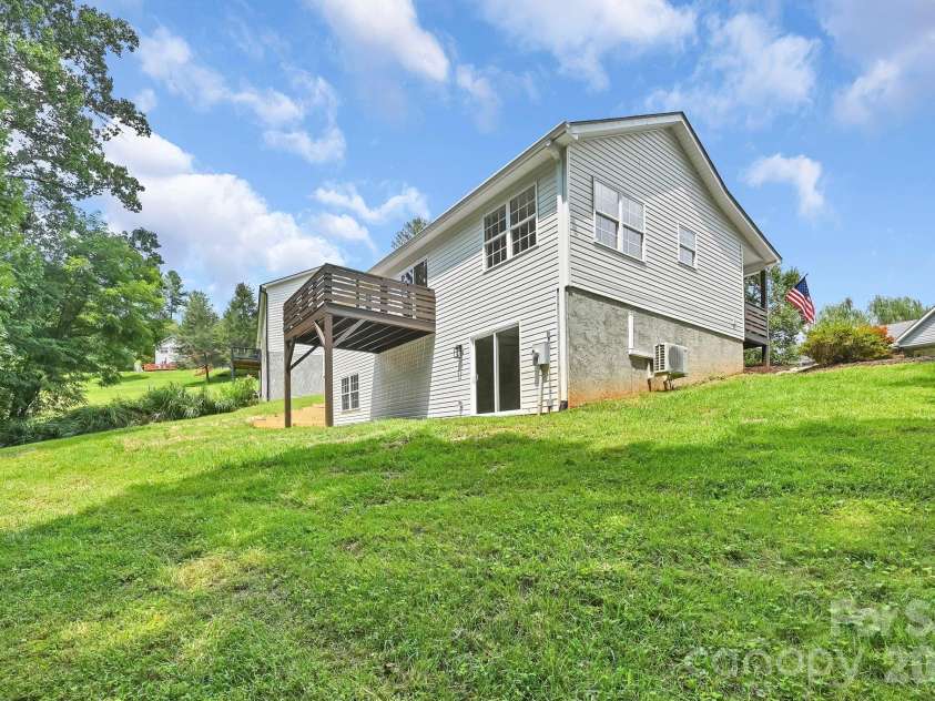 157 Scarlett Ridge Drive, Marshall, NC 28753.  MLS# CAR4419073, YatesRealty ID 48194. 