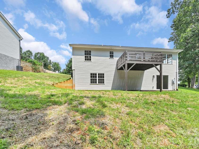 157 Scarlett Ridge Drive, Marshall, NC 28753.  MLS# CAR4419073, YatesRealty ID 48194. 