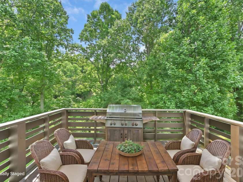 157 Scarlett Ridge Drive, Marshall, NC 28753.  MLS# CAR4419073, YatesRealty ID 48194. 
