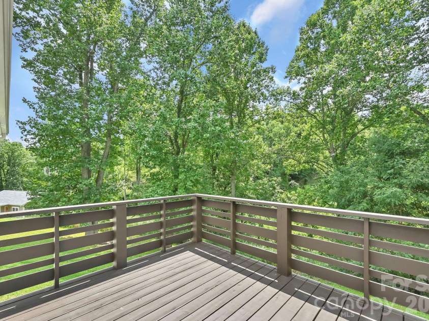 157 Scarlett Ridge Drive, Marshall, NC 28753.  MLS# CAR4419073, YatesRealty ID 48194. 