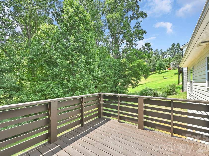 157 Scarlett Ridge Drive, Marshall, NC 28753.  MLS# CAR4419073, YatesRealty ID 48194. 