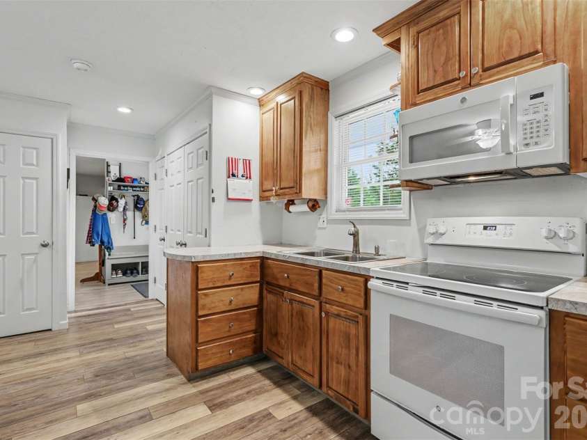 9324 Simpson Road, Waxhaw, NC 28173.  MLS# CAR4419037, YatesRealty ID 48195. 