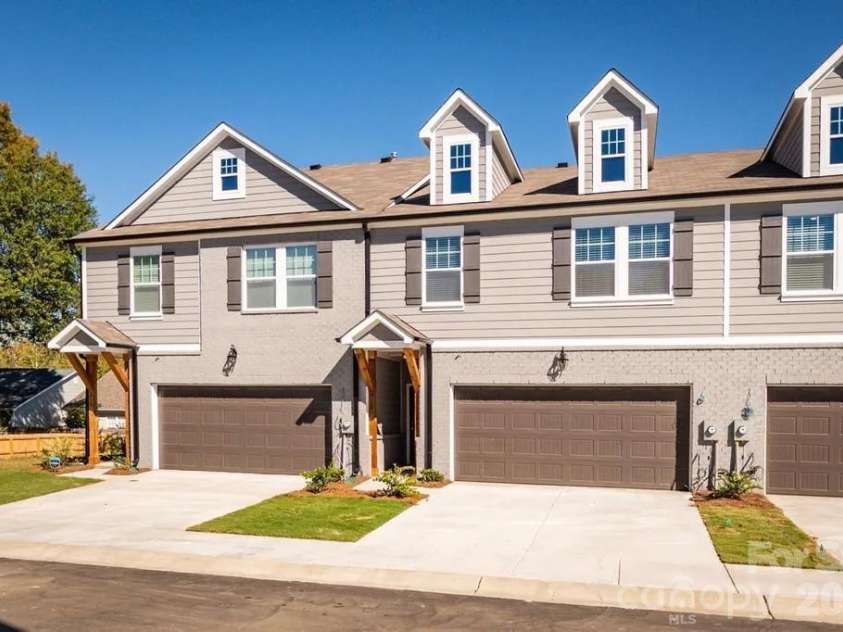 312 Cannamela Drive, Pineville, NC 28134.  MLS# CAR4419988, YatesRealty ID 48196. 