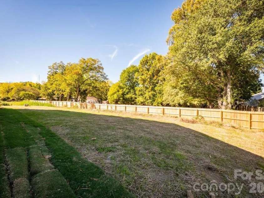 312 Cannamela Drive, Pineville, NC 28134.  MLS# CAR4419988, YatesRealty ID 48196. 
