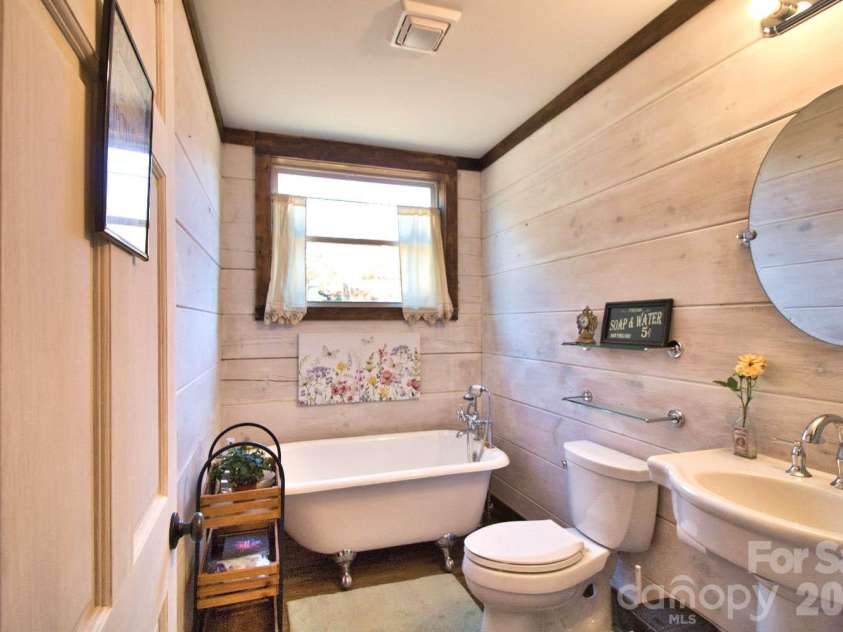 543 Moonlight Pass, Union Mills, NC 28167.  MLS# CAR4319903, YatesRealty ID 48196. 