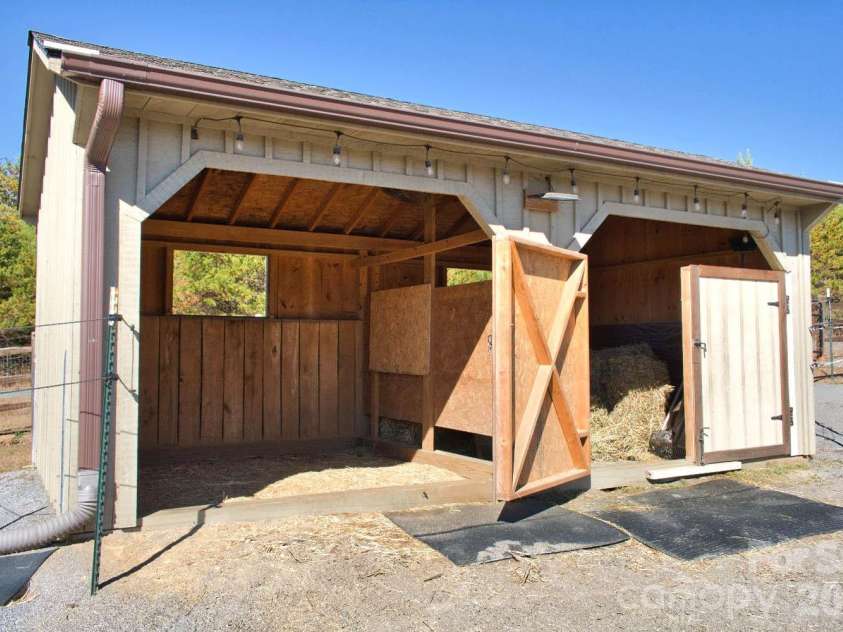 543 Moonlight Pass, Union Mills, NC 28167.  MLS# CAR4319903, YatesRealty ID 48196. 