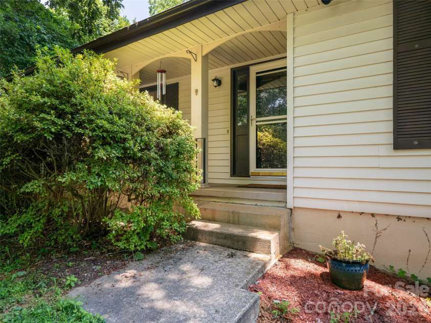 14 Forest Ridge Drive, Arden, NC 28704.  MLS# CAR4420399, YatesRealty ID 48197. 