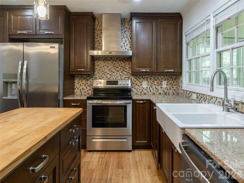 14 Forest Ridge Drive, Arden, NC 28704.  MLS# CAR4420399, YatesRealty ID 48197. 