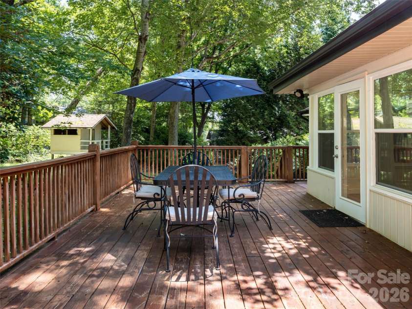 14 Forest Ridge Drive, Arden, NC 28704.  MLS# CAR4420399, YatesRealty ID 48197. 