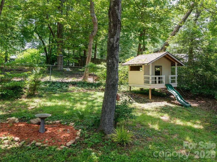 14 Forest Ridge Drive, Arden, NC 28704.  MLS# CAR4420399, YatesRealty ID 48197. 
