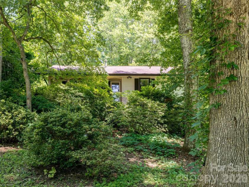 14 Forest Ridge Drive, Arden, NC 28704.  MLS# CAR4420399, YatesRealty ID 48197. 