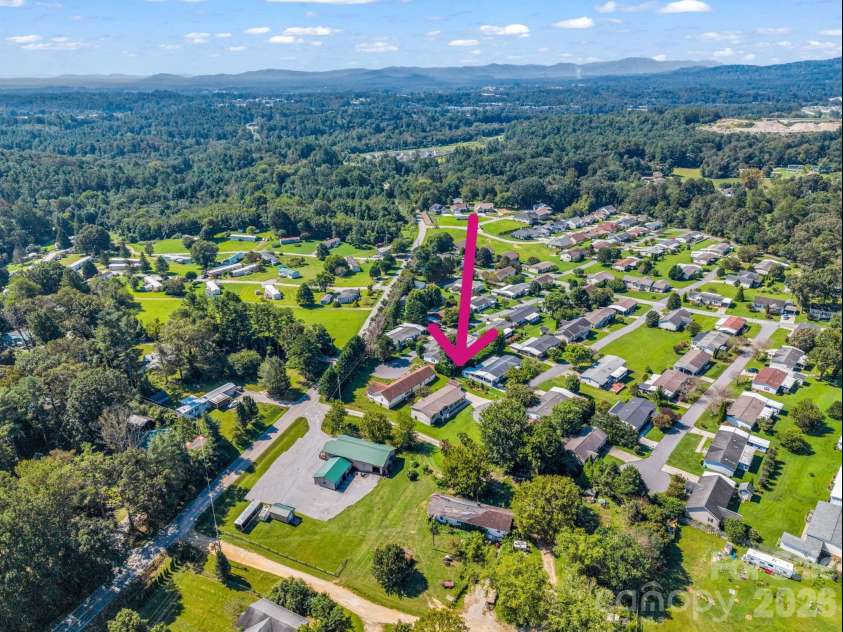12 Frederick Lane, Hendersonville, NC 28792.  MLS# CAR4418880, YatesRealty ID 48198. 