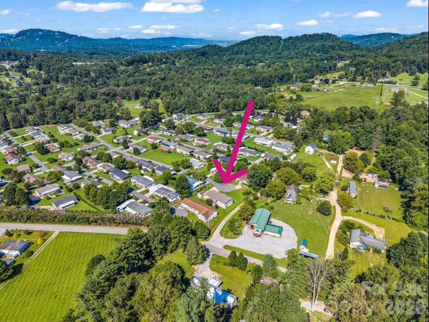 12 Frederick Lane, Hendersonville, NC 28792.  MLS# CAR4418880, YatesRealty ID 48198. 