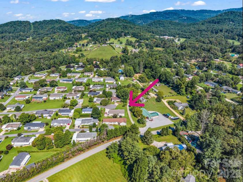 12 Frederick Lane, Hendersonville, NC 28792.  MLS# CAR4418880, YatesRealty ID 48198. 