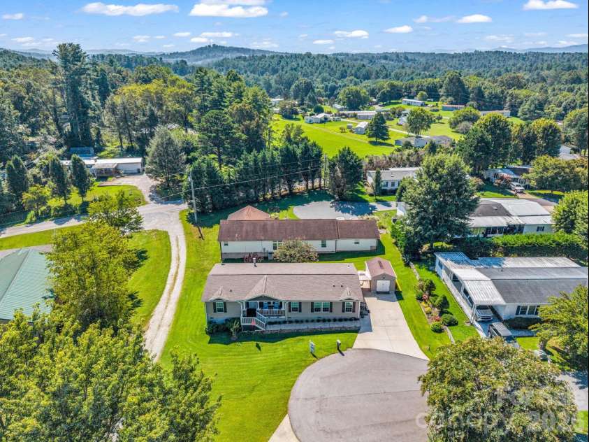 12 Frederick Lane, Hendersonville, NC 28792.  MLS# CAR4418880, YatesRealty ID 48198. 