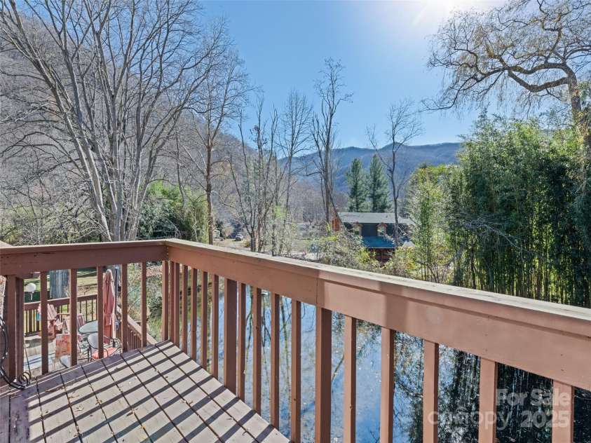 40 Meadows Lane, Maggie Valley, NC 28751.  MLS# CAR4201319, YatesRealty ID 482. 