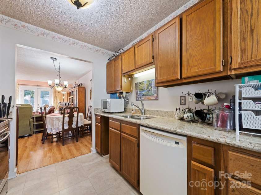 40 Meadows Lane, Maggie Valley, NC 28751.  MLS# CAR4201319, YatesRealty ID 482. 