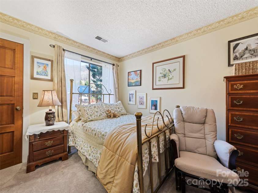 40 Meadows Lane, Maggie Valley, NC 28751.  MLS# CAR4201319, YatesRealty ID 482. 