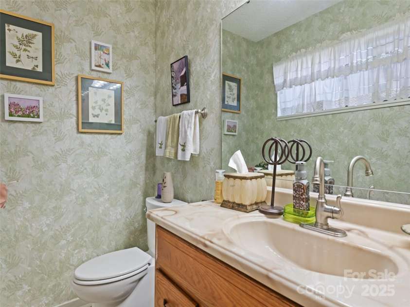 40 Meadows Lane, Maggie Valley, NC 28751.  MLS# CAR4201319, YatesRealty ID 482. 