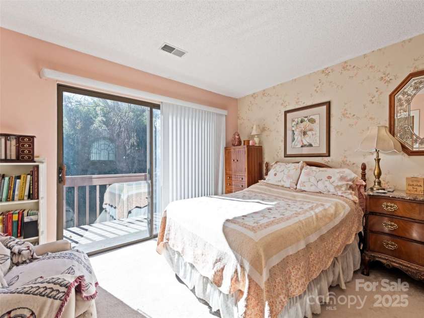 40 Meadows Lane, Maggie Valley, NC 28751.  MLS# CAR4201319, YatesRealty ID 482. 