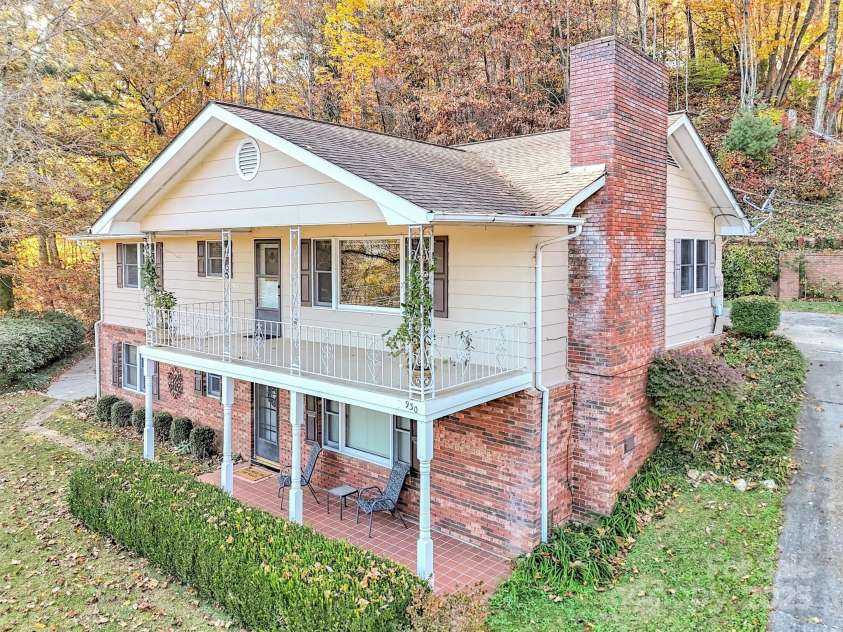 930 Scenic Circle, Waynesville, NC 28786.  MLS# CAR4314284, YatesRealty ID 482. 