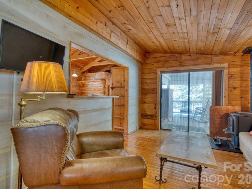 292 Crow Lane, Burnsville, NC 28714.  MLS# CAR4358084, YatesRealty ID 4820. 