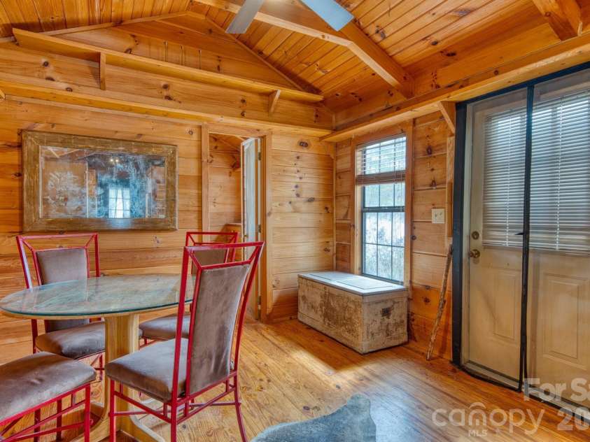 292 Crow Lane, Burnsville, NC 28714.  MLS# CAR4358084, YatesRealty ID 4820. 