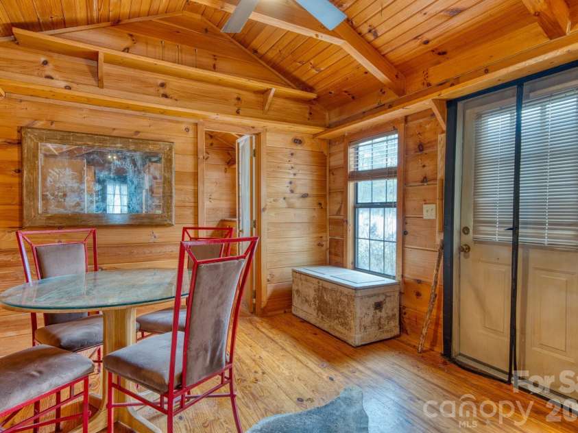 292 Crow Lane, Burnsville, NC 28714.  MLS# CAR4358084, YatesRealty ID 4820. 