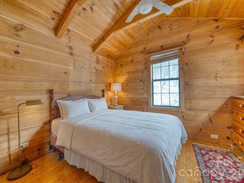292 Crow Lane, Burnsville, NC 28714.  MLS# CAR4358084, YatesRealty ID 4820. 