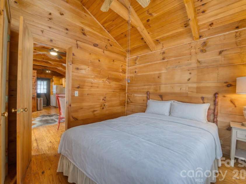 292 Crow Lane, Burnsville, NC 28714.  MLS# CAR4358084, YatesRealty ID 4820. 
