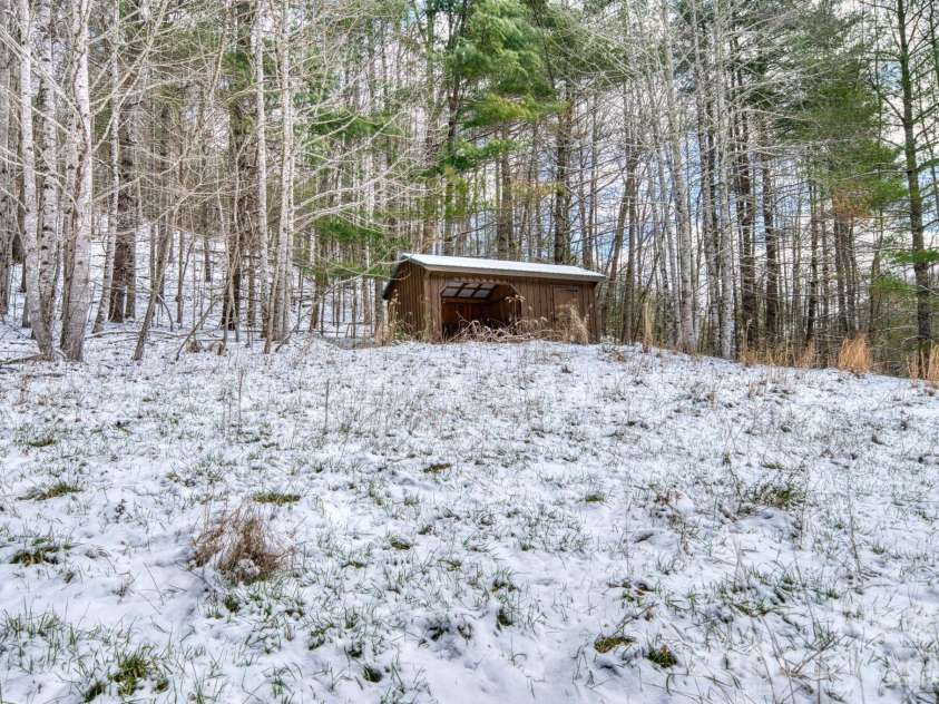 292 Crow Lane, Burnsville, NC 28714.  MLS# CAR4358084, YatesRealty ID 4820. 