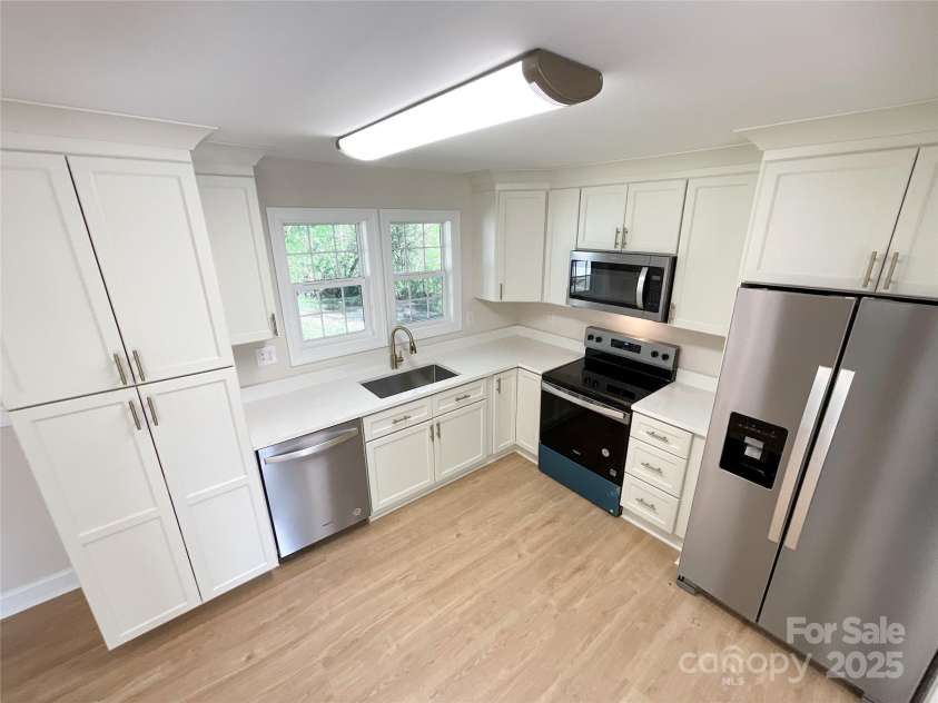 418 Dallas Stanley Highway, Dallas, NC 28034.  MLS# CAR4233569, YatesRealty ID 4820. 